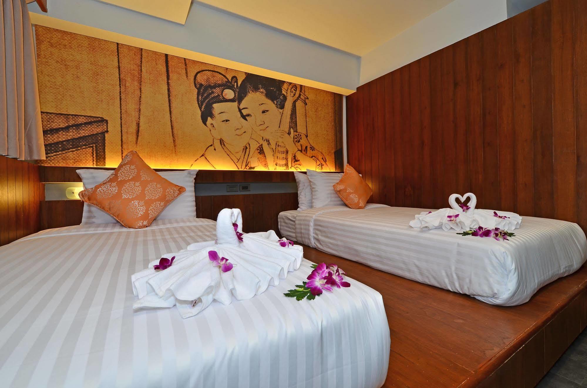 Lap Roi Karon Beachfront By Shanaya Ngoại thất bức ảnh